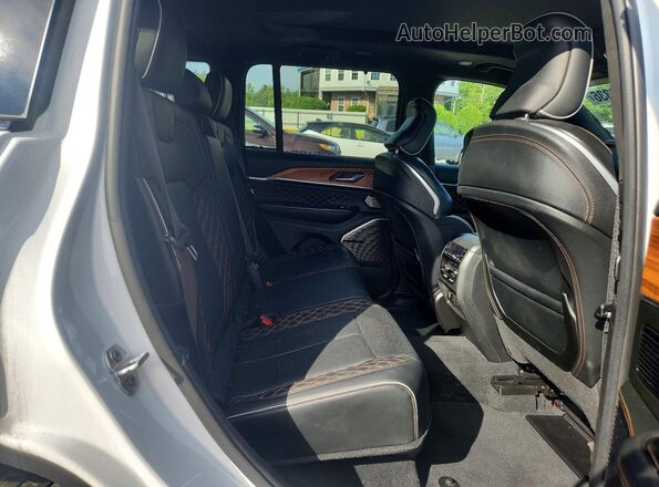1C4RJHEG8R8933409 2024 JEEP GRAND White Вид задньої частини салону