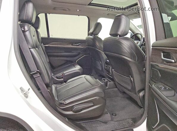 1C4RJJBG5N8630609 2022 JEEP GRAND White Vista interior trasera
