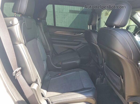 1C4RJKAG4S8679366 2025 JEEP GRAND White Rear interior view