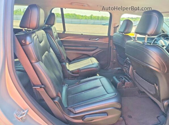 1C4RJKBG2P8751882 2023 JEEP GRAND Silver უკანა სალონის ხედი