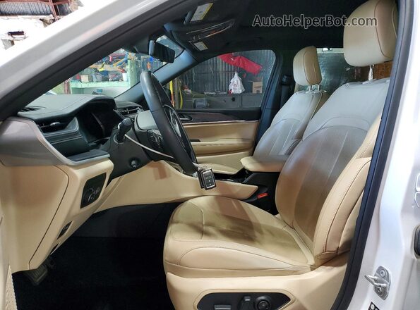 1C4RJKBG7P8793772 2023 JEEP GRAND White წინა სალონის ხედი