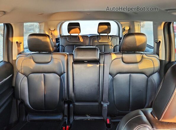 1C4RJKBG8P8732561 2023 JEEP GRAND Red Հետևի նստատեղերի տեսք
