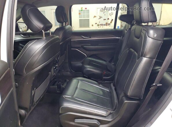 1C4RJKBGXN8550843 2022 JEEP GRAND White Vista interior trasera