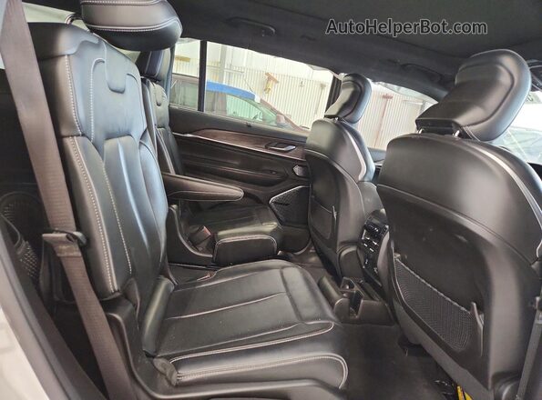 1C4RJKDG7M8181127 2021 JEEP GRAND White Widok wnętrza z tyłu
