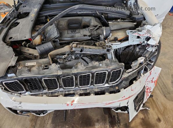 1C4RJKDG7M8181127 2021 JEEP GRAND White Widok komory silnika