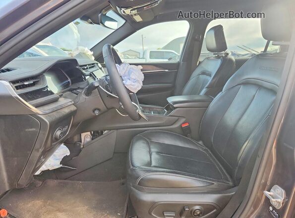 1C4RJKDG7P8822930 2023 JEEP GRAND Угольный Вид салона спереди