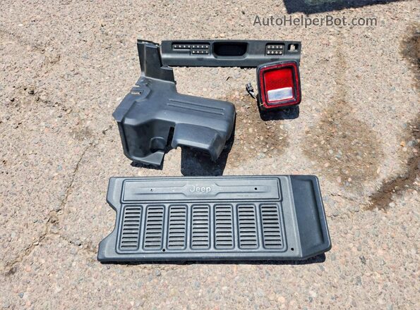1C4RJXR60SW584064 2025 JEEP WRANGLER Red Engine compartment view