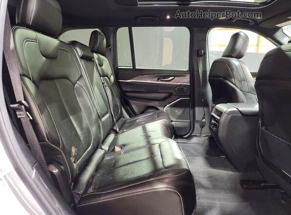 1C4RJYB60RC181570 2024 JEEP GRAND Silver უკანა სალონის ხედი