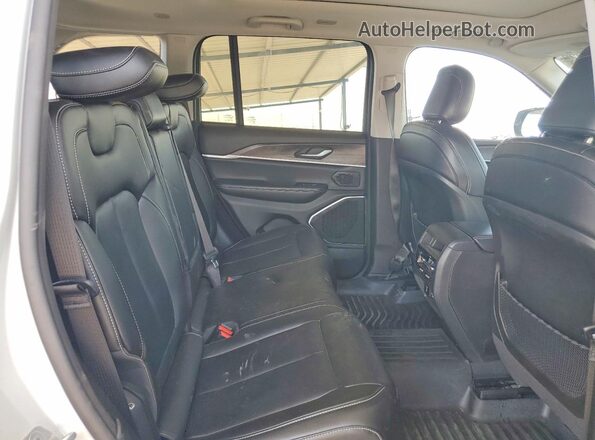 1C4RJYB61N8759446 2022 JEEP GRAND White Vista interior trasera