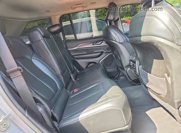 1C4RJYB61PC626072 2023 JEEP GRAND Silver Вид задньої частини салону