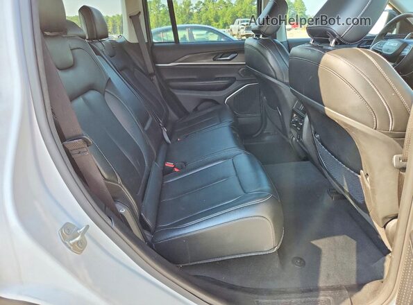 1C4RJYB62RC720982 2024 JEEP GRAND White Vista interior trasera