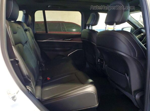 1C4RJYB62S8690326 2025 JEEP GRAND White Rear interior view