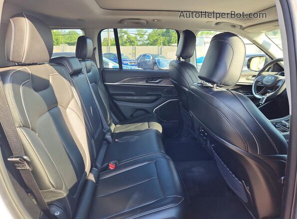 1C4RJYB65PC610831 2023 JEEP GRAND White Rear interior view