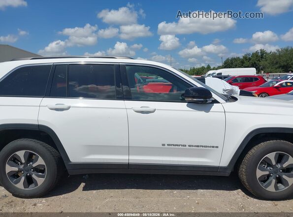 1C4RJYB66RC129246 2024 JEEP GRAND CHEROKEE 4XE White Widok wnętrza z tyłu