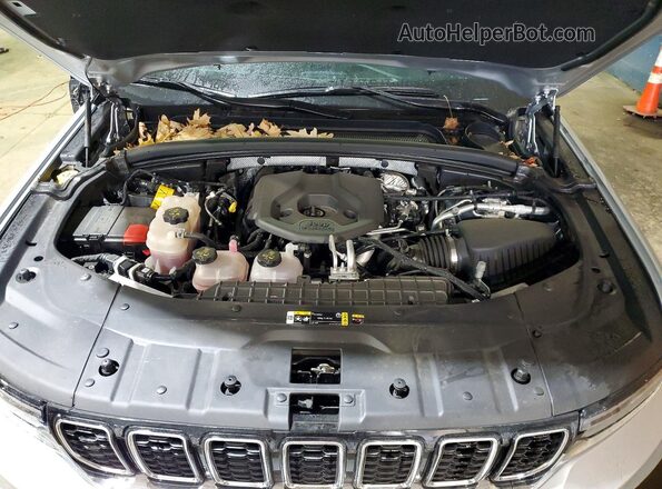 1C4RJYB67S8698910 2025 JEEP GRAND Silver Vista del compartimento del motor