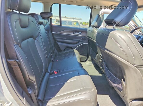 1C4RJYB69PC623467 2023 JEEP GRAND Silver Вид задньої частини салону