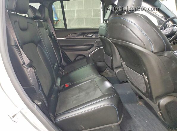 1C4RJYC66N8716008 2022 JEEP GRAND Silver Вид задньої частини салону