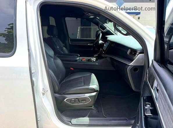 1C4SJRDPXPS530721 2023 JEEP WAGONEER White Rear interior view