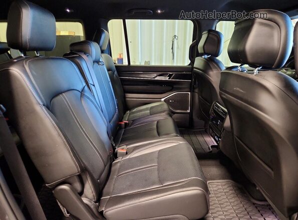 1C4SJSAPXPS502686 2023 JEEP WAGONEER Gray Вид задньої частини салону