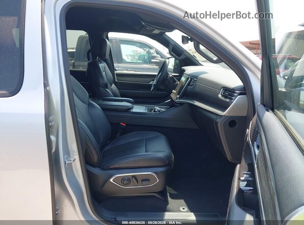 1C4SJSBP2RS175346 2024 JEEP WAGONEER L Silver წინა სალონის ხედი