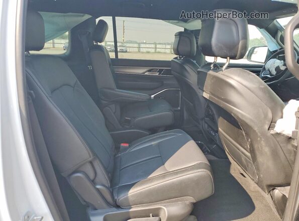 1C4SJSBP5TS181245 2026 JEEP GRAND Белый Вид задней части салона