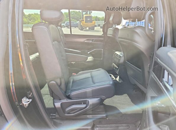 1C4SJSBPXTS181483 2026 JEEP GRAND Black Widok wnętrza z tyłu
