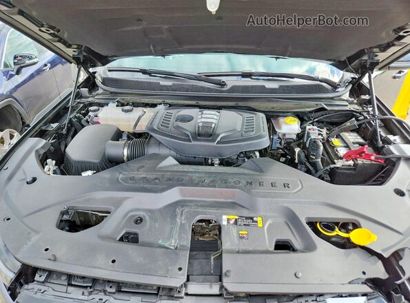 1C4SJSBPXTS181483 2026 JEEP GRAND Black Widok komory silnika