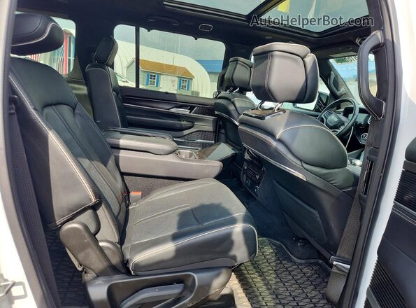 1C4SJSFP8RS186202 2024 JEEP GRAND White Вид задньої частини салону