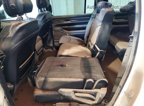 1C4SJUBP0RS172201 2024 JEEP WAGONEER White Widok wnętrza z tyłu