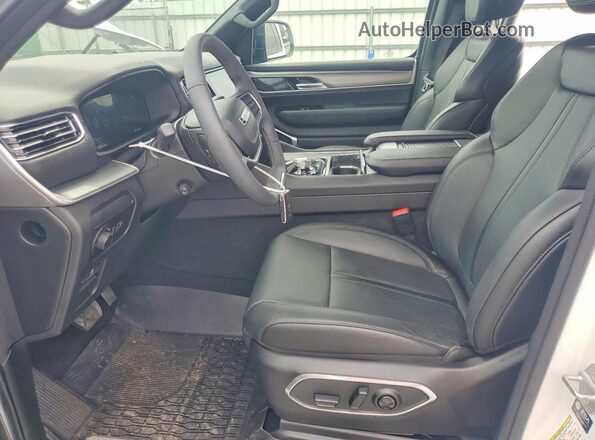 1C4SJVAP2TS167483 2026 JEEP GRAND Белый Вид салона спереди