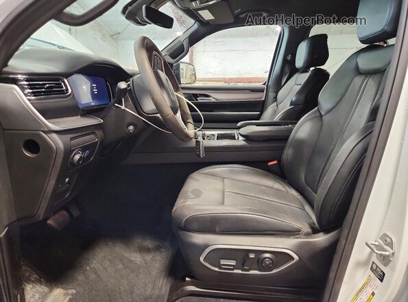 1C4SJVBP2TS157972 2026 JEEP GRAND White Widok naklejki z numerem VIN