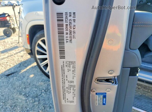 1C4SJVFJ0NS107967 2022 JEEP GRAND Silver VIN sticker view