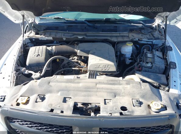 1C6RR6FG1JS303600 2018 RAM 1500 White Вид ззаду