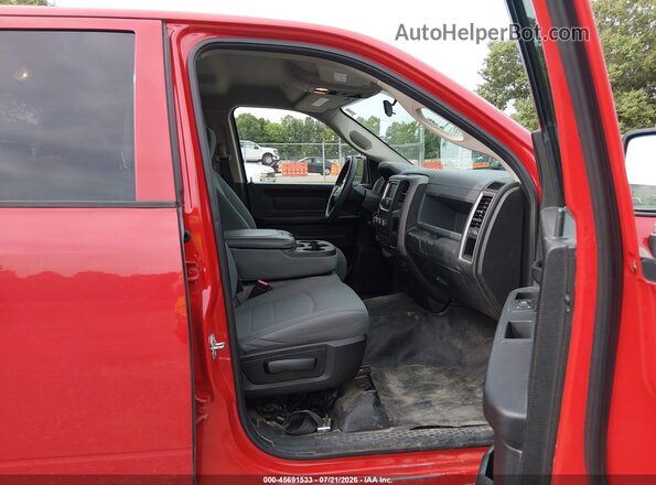 1C6RR6FG1JS317173 2018 RAM 1500 Red Front interior view