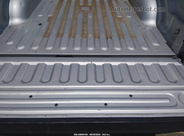 1C6RR6FG2HS835786 2017 RAM 1500 Серебряный Вид спереди