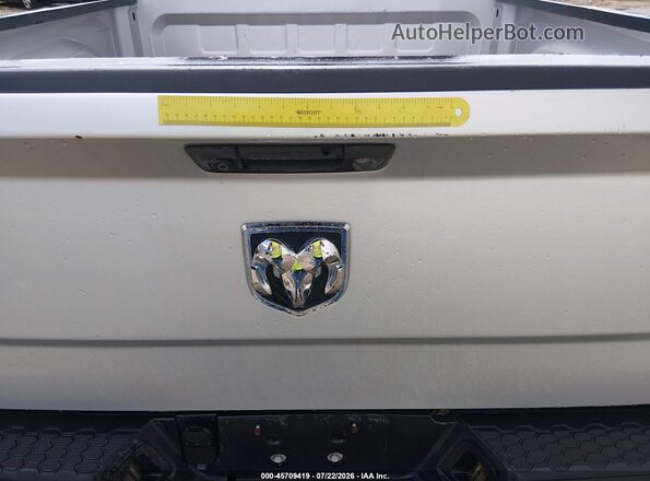 1C6RR6FG3HS824781 2017 RAM 1500 Silver წინა ხედი