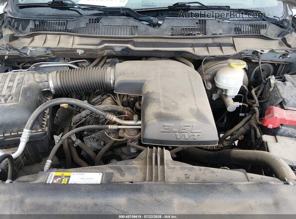 1C6RR6FG3HS824781 2017 RAM 1500 Silver უკანა ხედი