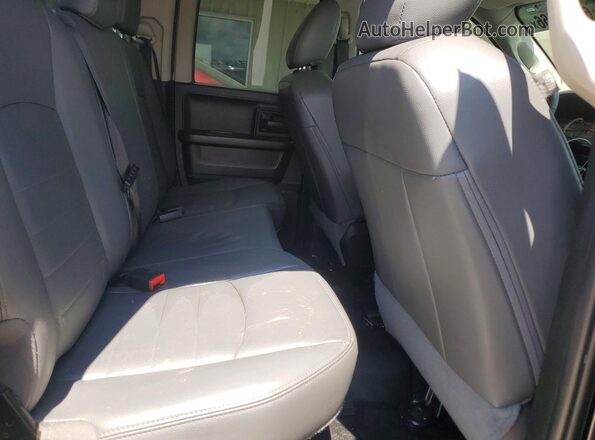 1C6RR6FG3JS296651 2018 RAM 1500 Gray Widok tylnych siedzeń