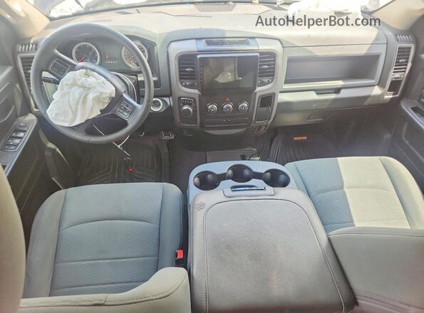1C6RR6FG3KS581464 2019 RAM 1500 Серый Вид панели приборов