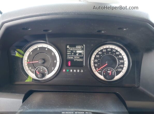 1C6RR6FG6HS764981 2017 RAM 1500 Silver Вид задніх сидінь