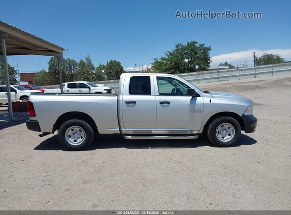 1C6RR6FG6HS764981 2017 RAM 1500 Silver Вид задньої частини салону