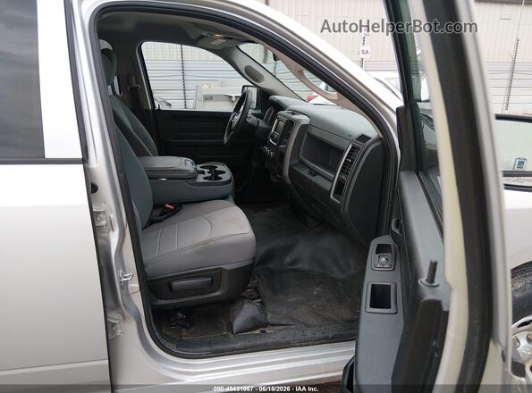 1C6RR6FG6HS833264 2017 RAM 1500 Silver Սալոնի դիմացի տեսք
