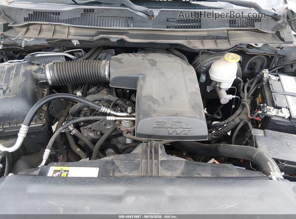 1C6RR6FG6HS833264 2017 RAM 1500 Silver Հետևի տեսք