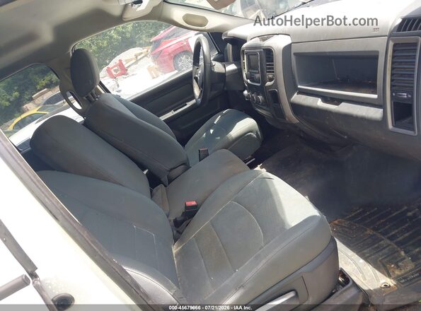 1C6RR6FG7GS403550 2016 RAM 1500 Белый Вид салона спереди