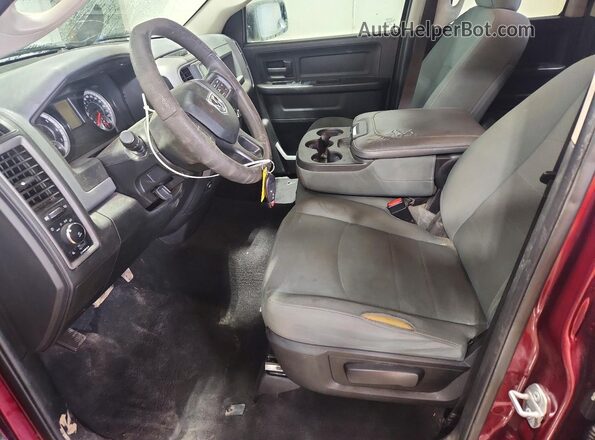 1C6RR6FG7JS139561 2018 RAM 1500 Бордовый Вид салона спереди