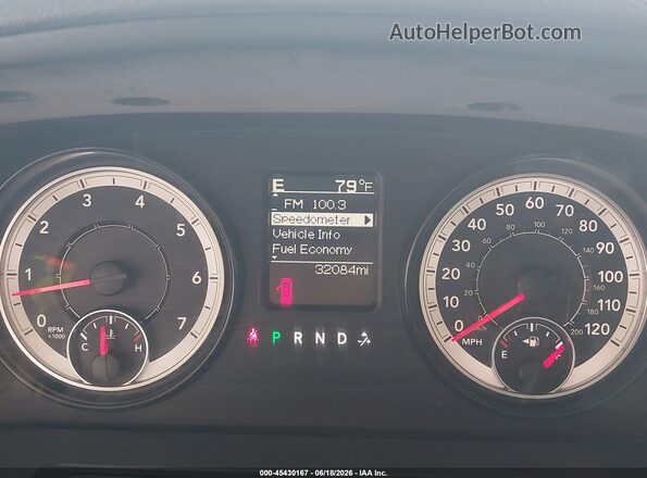 1C6RR6FG8HS764979 2017 RAM 1500 Серый Вид задних сидений