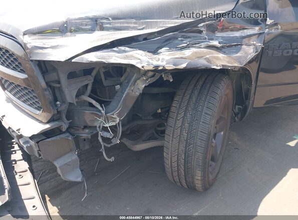1C6RR6FGXJS266739 2018 RAM 1500 Черный Вид спереди