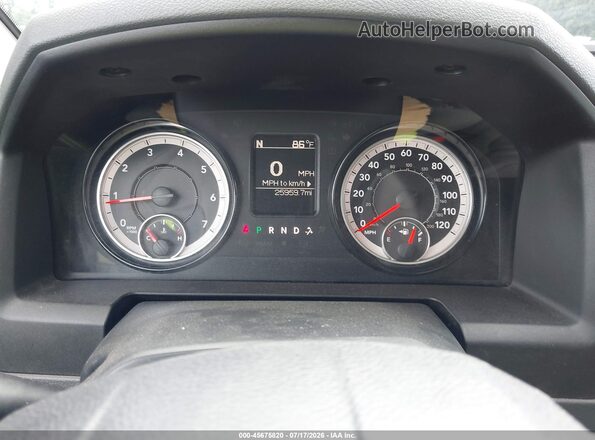 1C6RR6FGXJS322260 2018 RAM 1500 Silver Vista de los asientos traseros