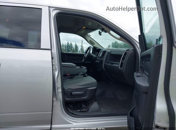 1C6RR6FGXJS322260 2018 RAM 1500 Silver Vista interior delantera