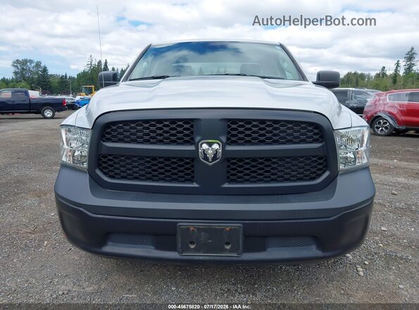 1C6RR6FGXJS322260 2018 RAM 1500 Silver Vista del cuadro de instrumentos
